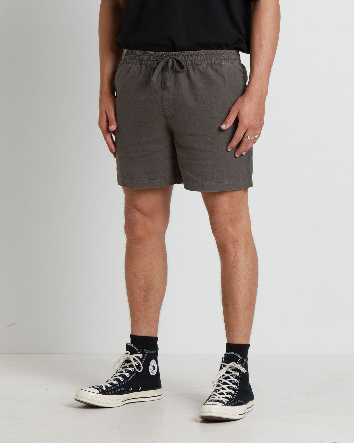 Puglia Linen Shorts in Muted Olive Green