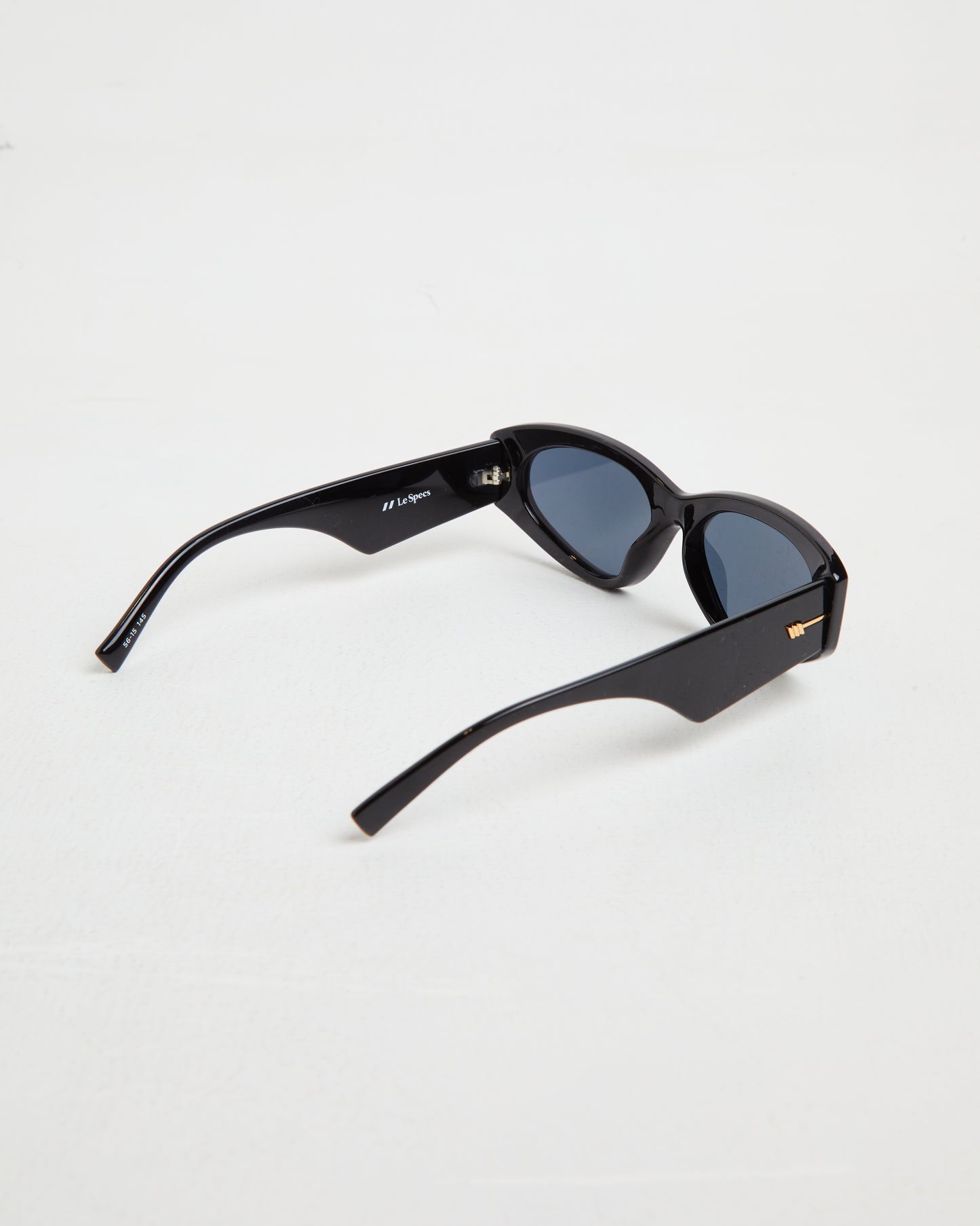 Under Wraps Sunglasses in Black/Smoke Mono