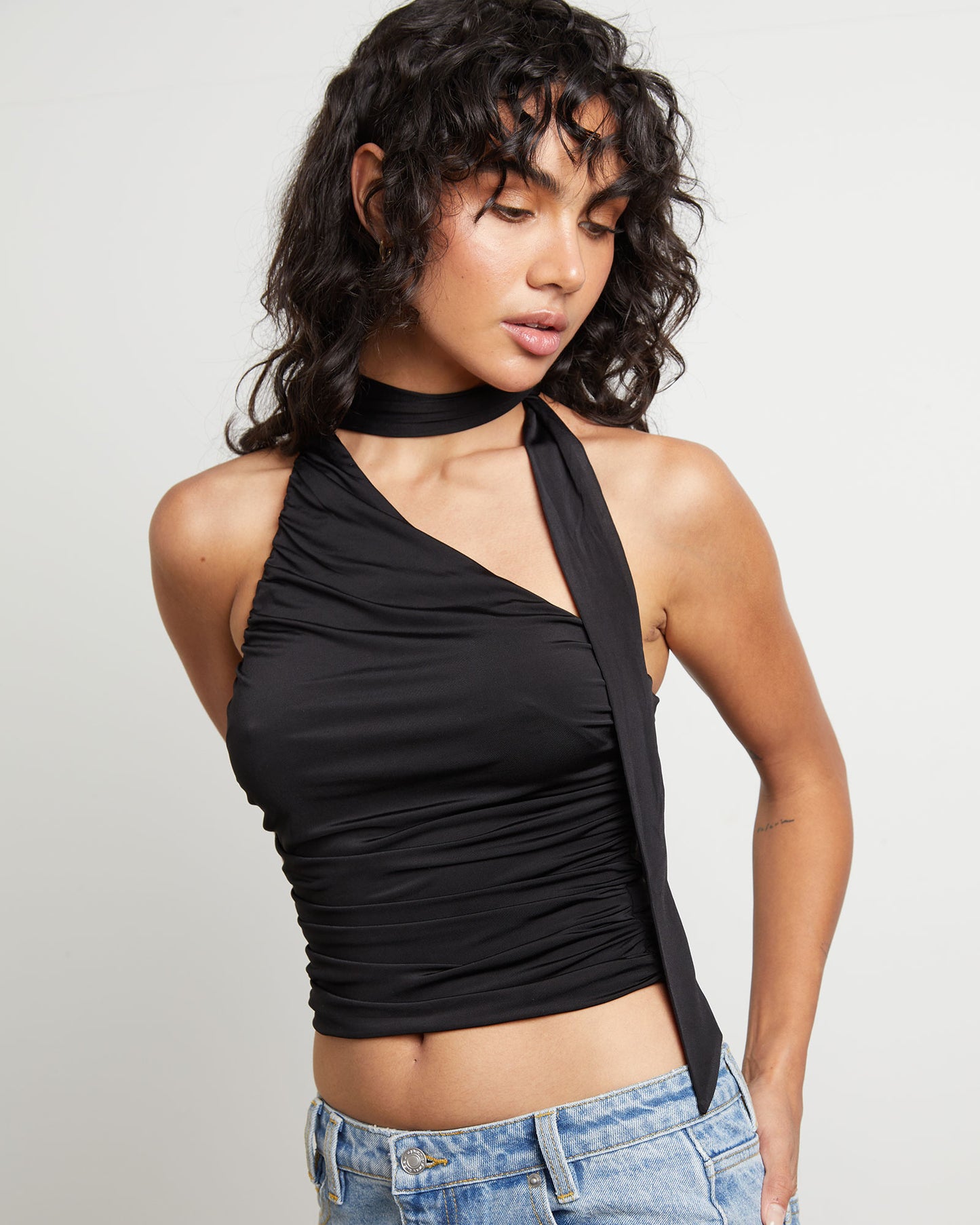 Rowan Slinky Chocker Top in Black