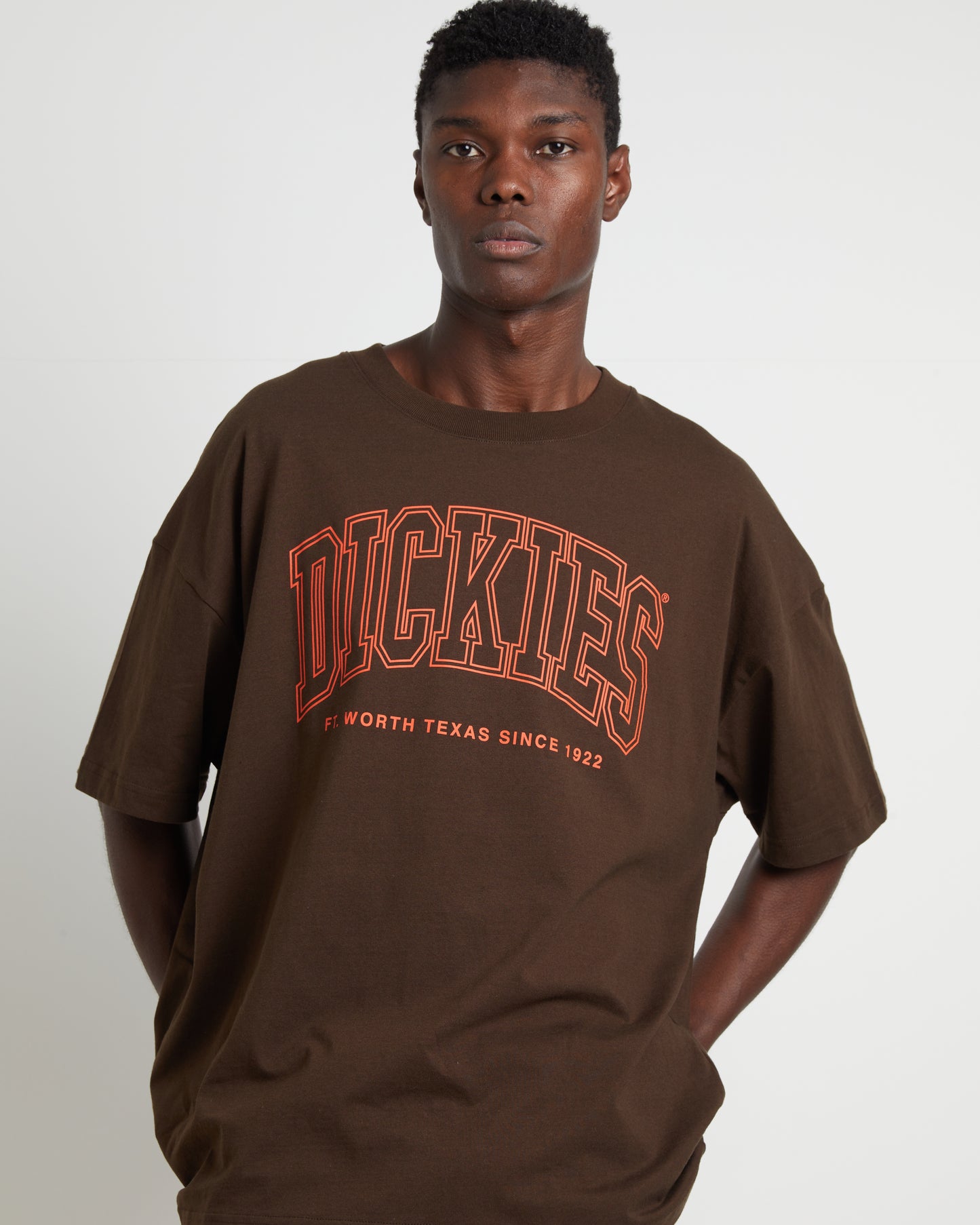 Harker 330 Short Sleeve T-Shirt in Chestnut
