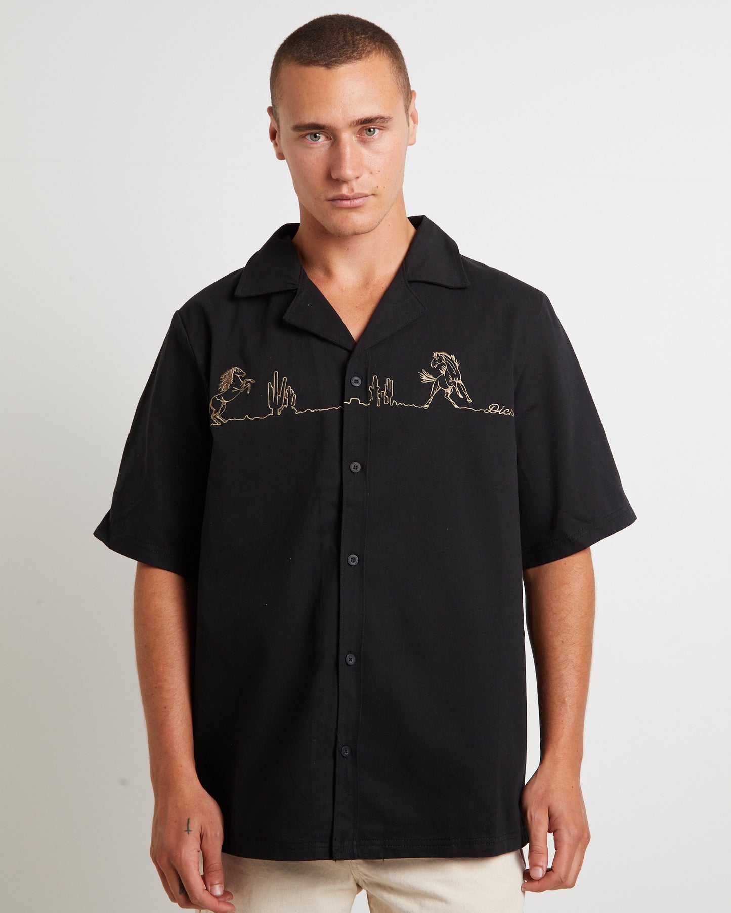 Mustang Short Sleeve Shirt in Black
