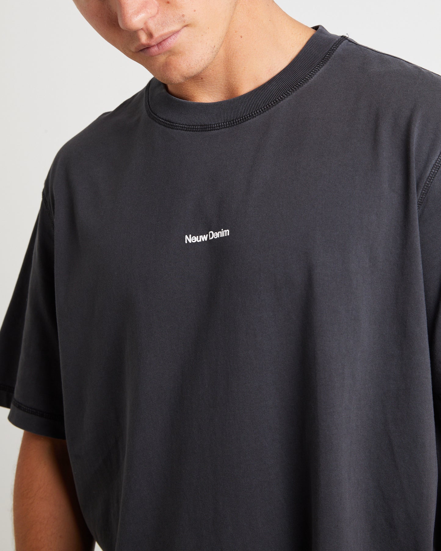 Samo Neuw Short Sleeve T-Shirt in Black