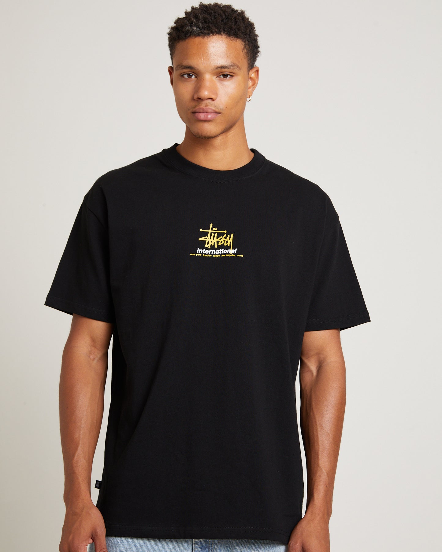 International Heavyweight Short Sleeve T-Shirt in Black
