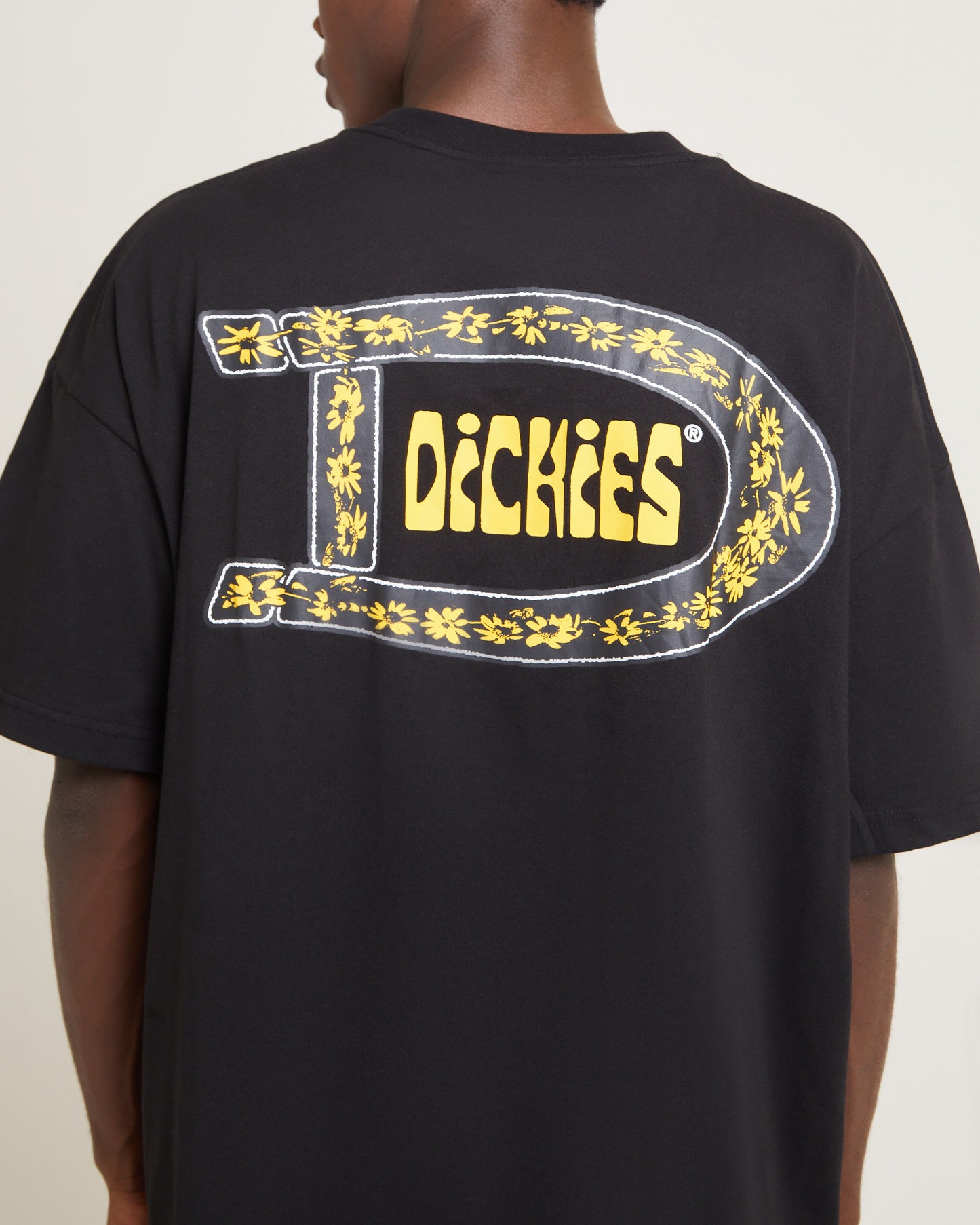 Daisy Chain 330 Short Sleeve T-Shirt Black