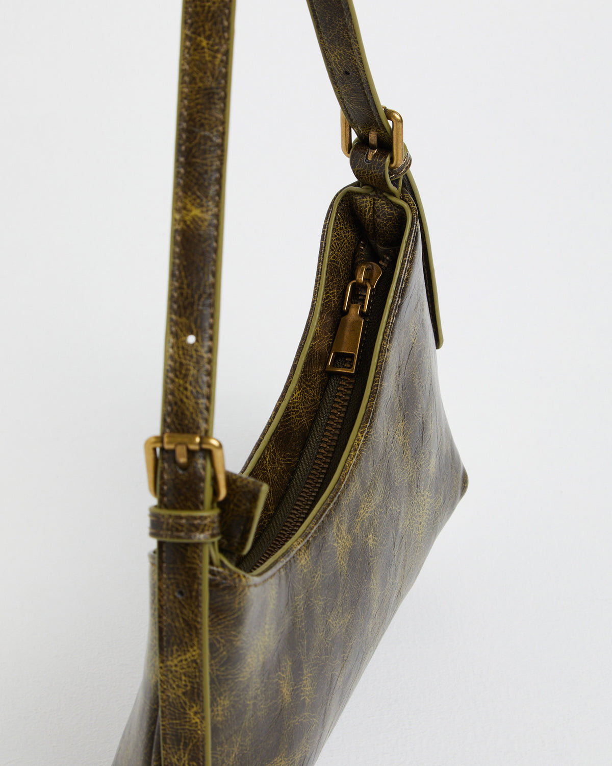 Cari Shoulder Bag Green Distressed GRNDISPU PJ