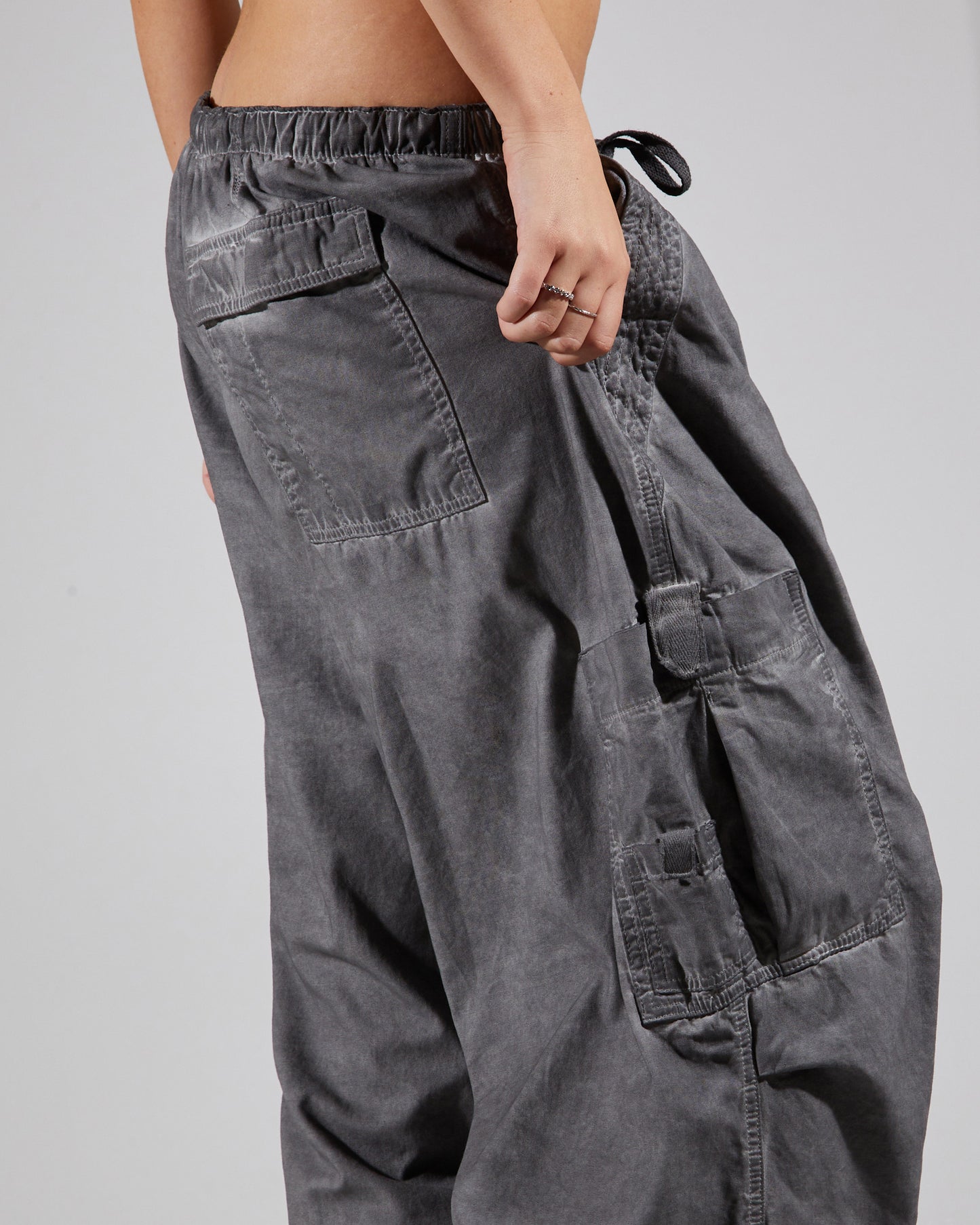 Parachute Pants Washed Black Oil