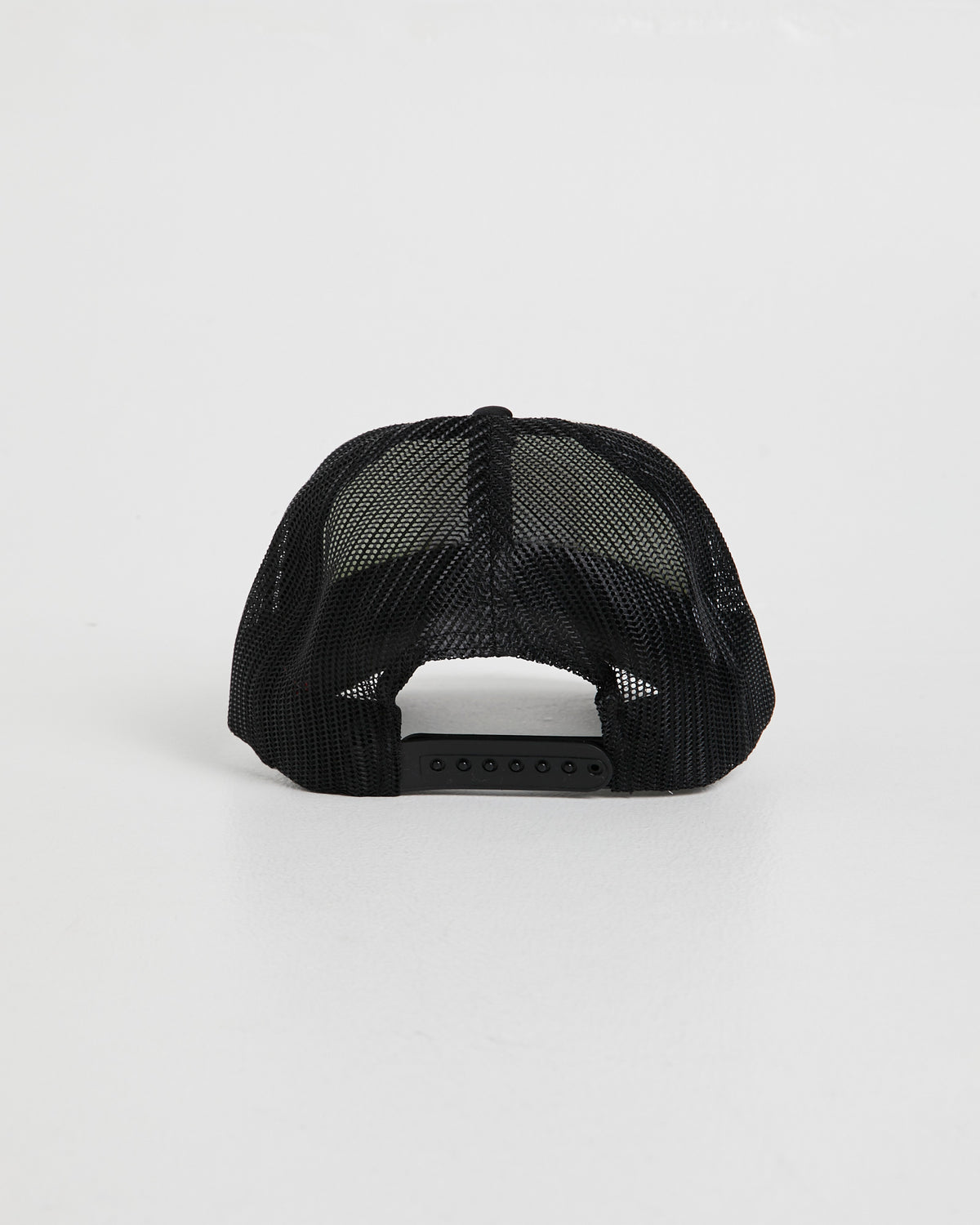 Built to Outlast Valin Trucker Cap IVORY / BLACK