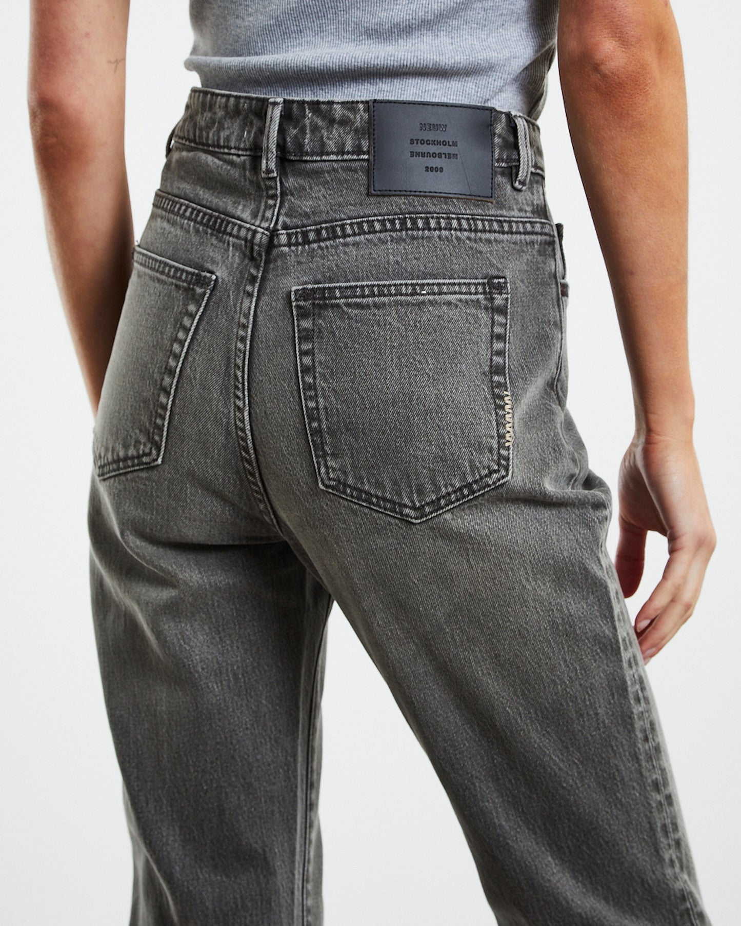 Lola Mom Jeans Fade Away Black