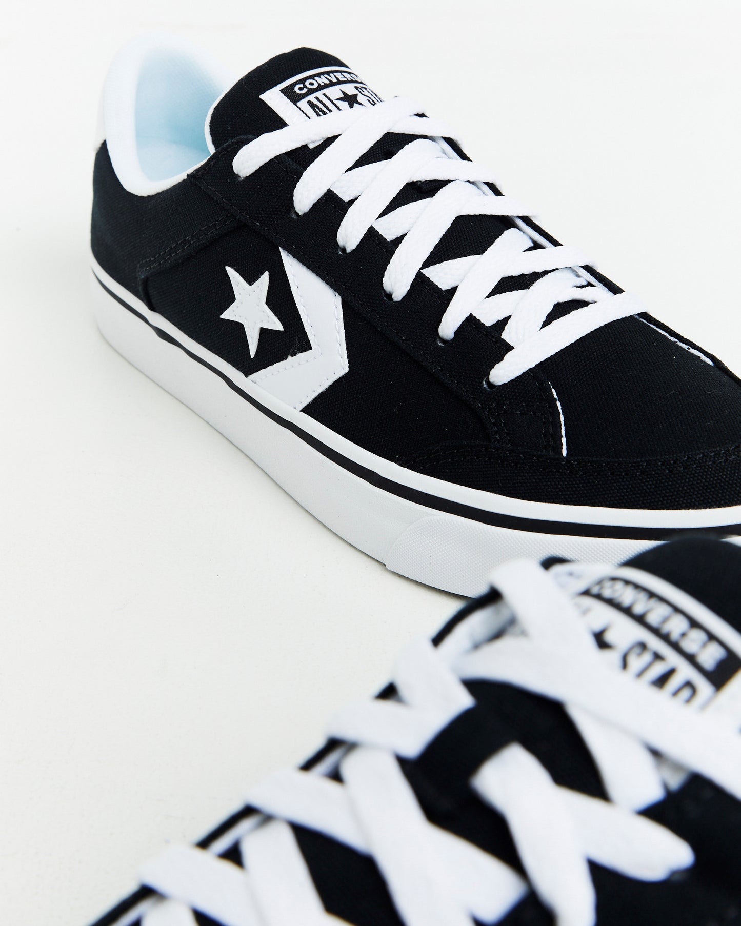 Tobin Canvas Ox Sneakers Black/White