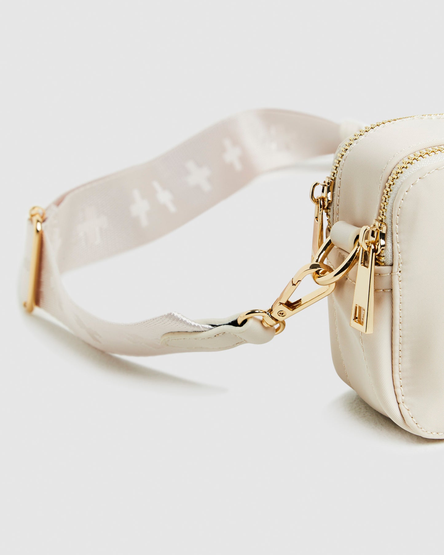 Laroi Cross Body Bag in Bisque Nylon Gold