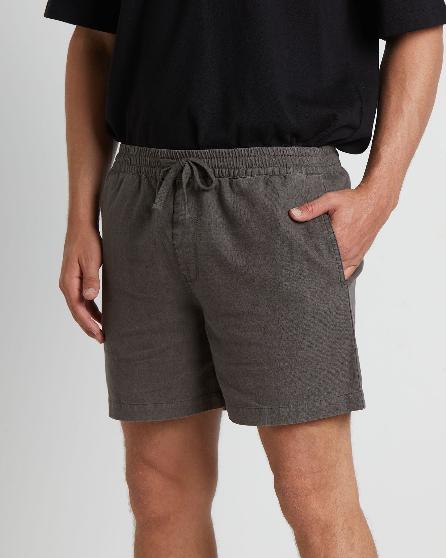 Puglia Linen Shorts in Muted Olive Green